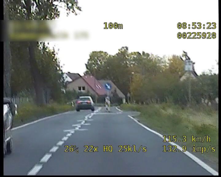 Spieszył się na pogrzeb, sam niemal nie zginął – VIDEO