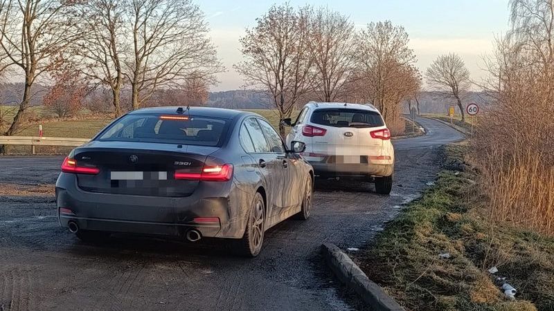 Nieoznakowany radiowóz
