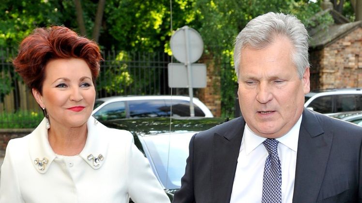 Aleksander Kwaśniewski dziękuje żonie i córce za wsparcie po operacji