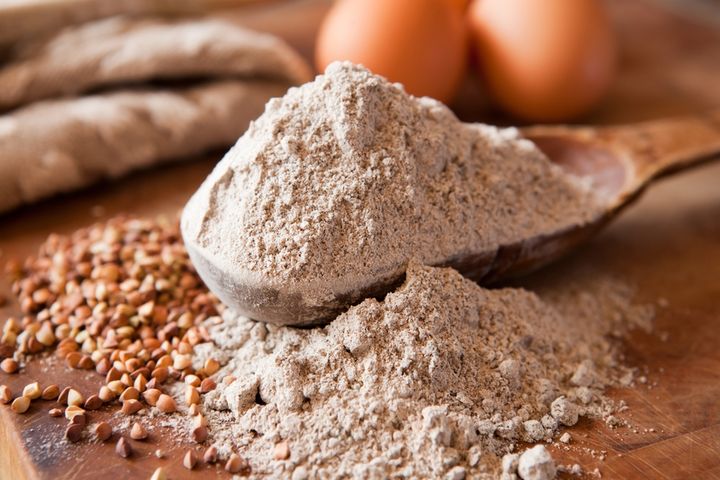 Mąka gryczana - zastosowanie w kuchni, właściwości zdrowotne, przepis na naleśniki i ciasto