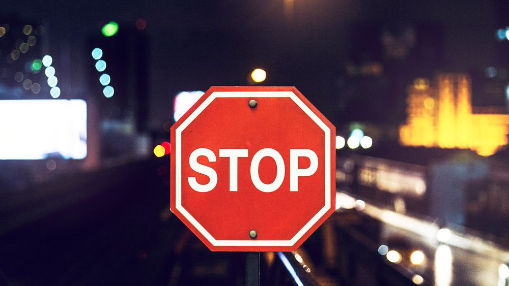 Znak stopu z depositphotos