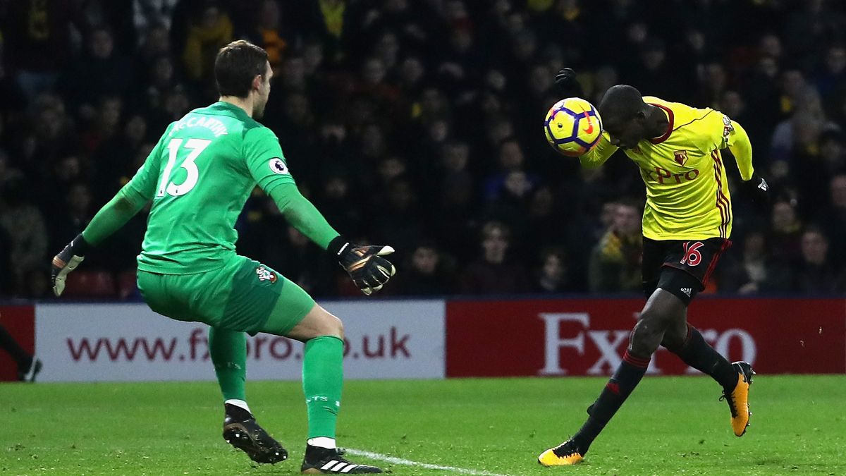 Abdoulaye Doucoure zdobywa gola ręką w meczu z Southampton