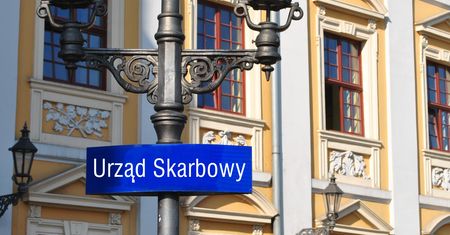 Skarbówka nie chce płacić za swoje błędy. Podatnicy dostają symboliczne odszkodowania