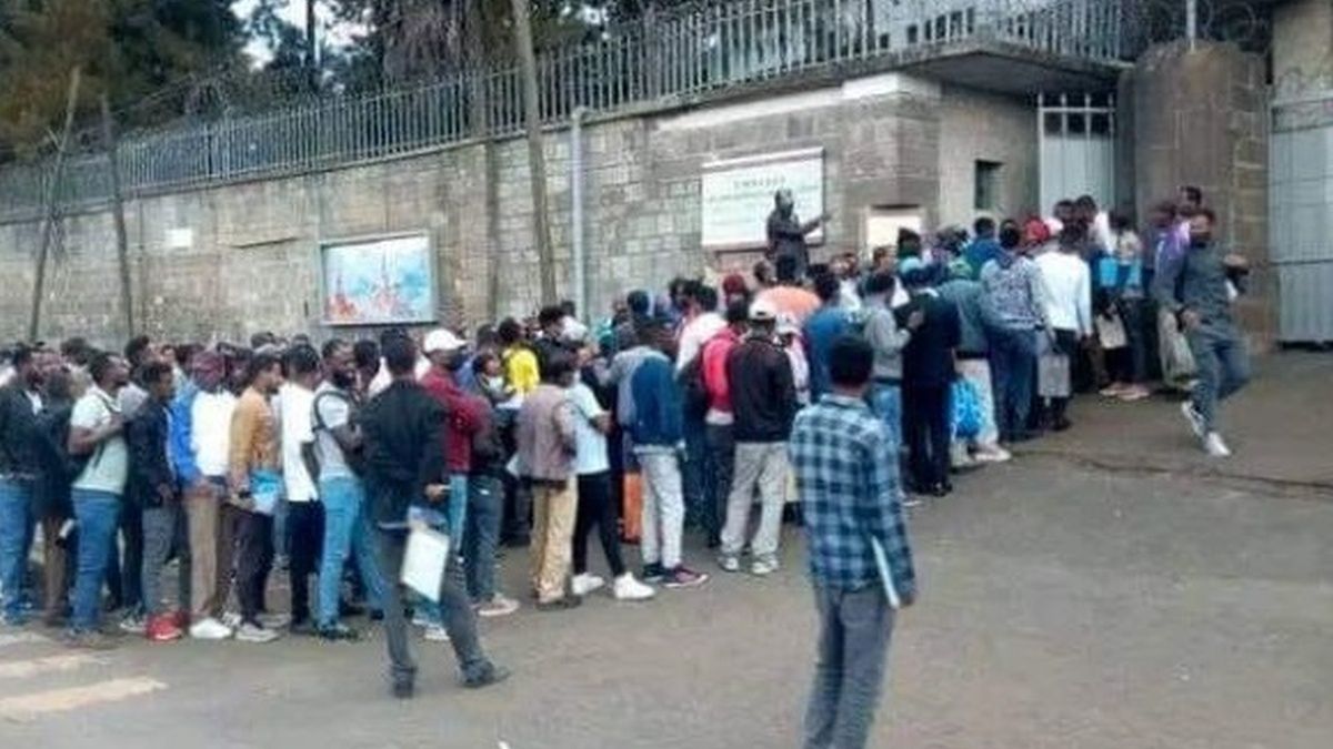 Kolejka przed rosyjską ambasadą w Etiopii 