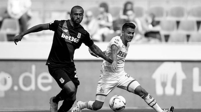 Getty Images / Christof Koepsel / Na zdjęciu: Dionatan Teixeira (z lewej) w barwach Stoke City