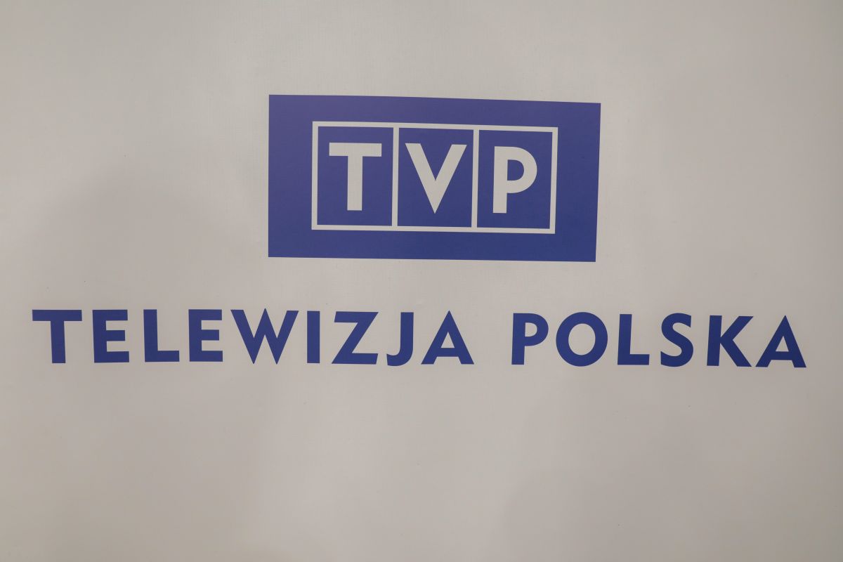 Telewizja Polska kupuje nowe samochody. 25 busów do przewozu 9 osób