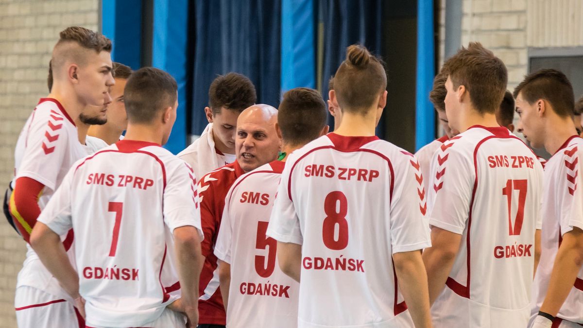 WP SportoweFakty / Michał Domnik / Na zdjęciu: Trener Dariusz Tomaszewski i jego wychowankowie