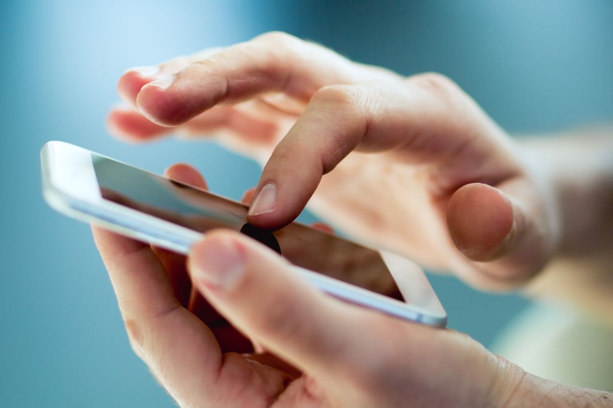 Czy tryb ciemny pomoże oszczędzić baterię w telefonie?