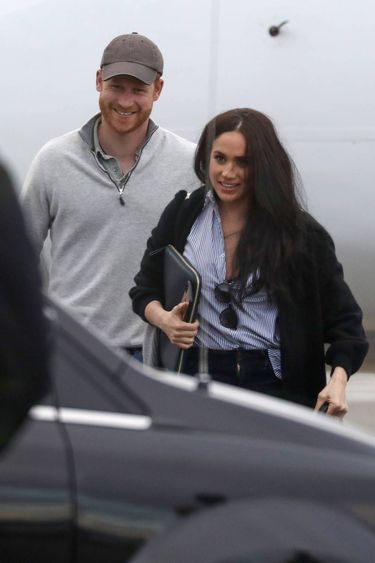Książę Harry i Meghan Markle na lotnisku w Kanadzie