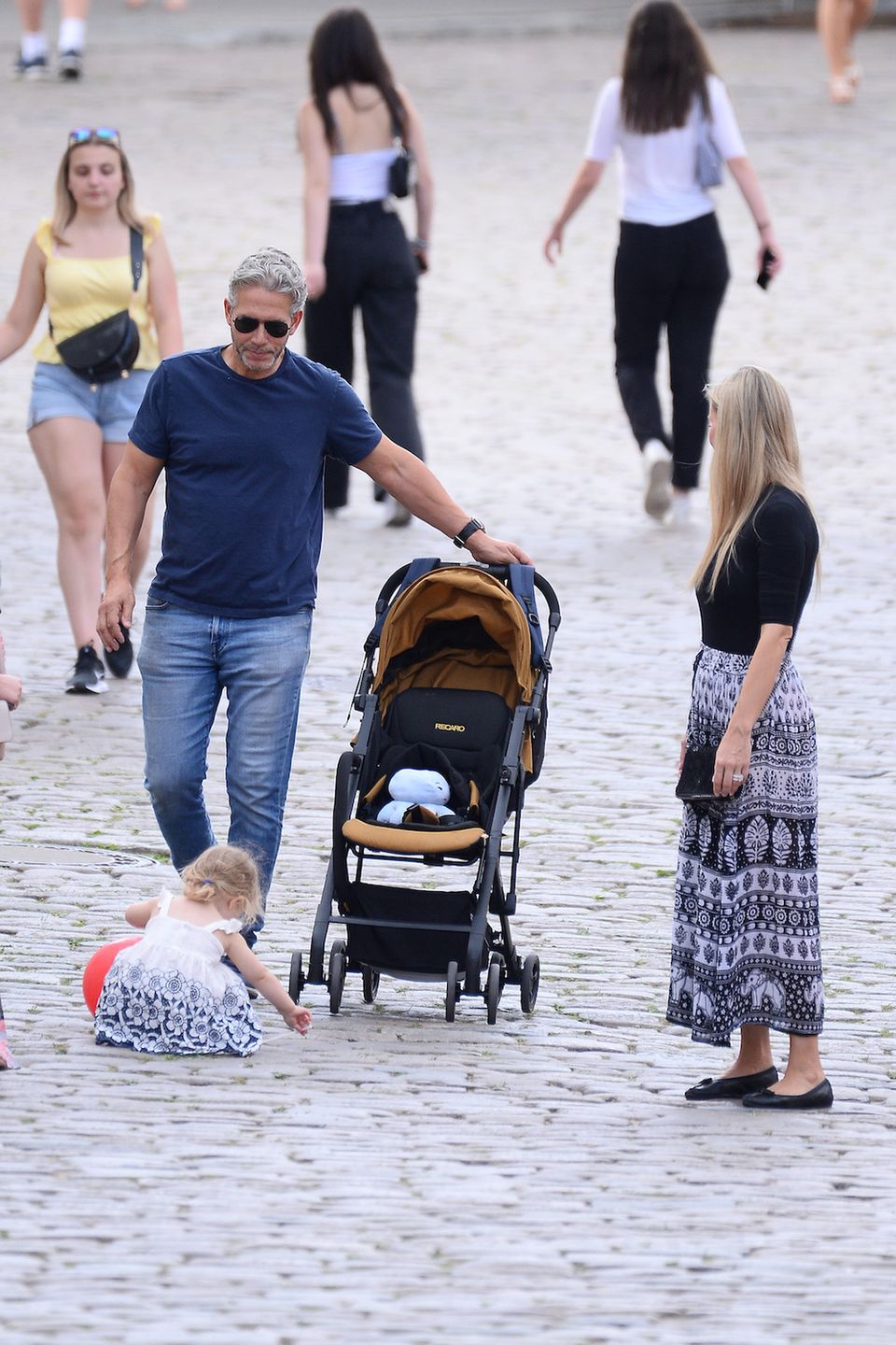Joanna Krupa z rodziną na Starówce