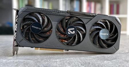 Radeon RX 9070 GRE już w sklepach. Ile trzeba zapłacić za nową kartę AMD?
