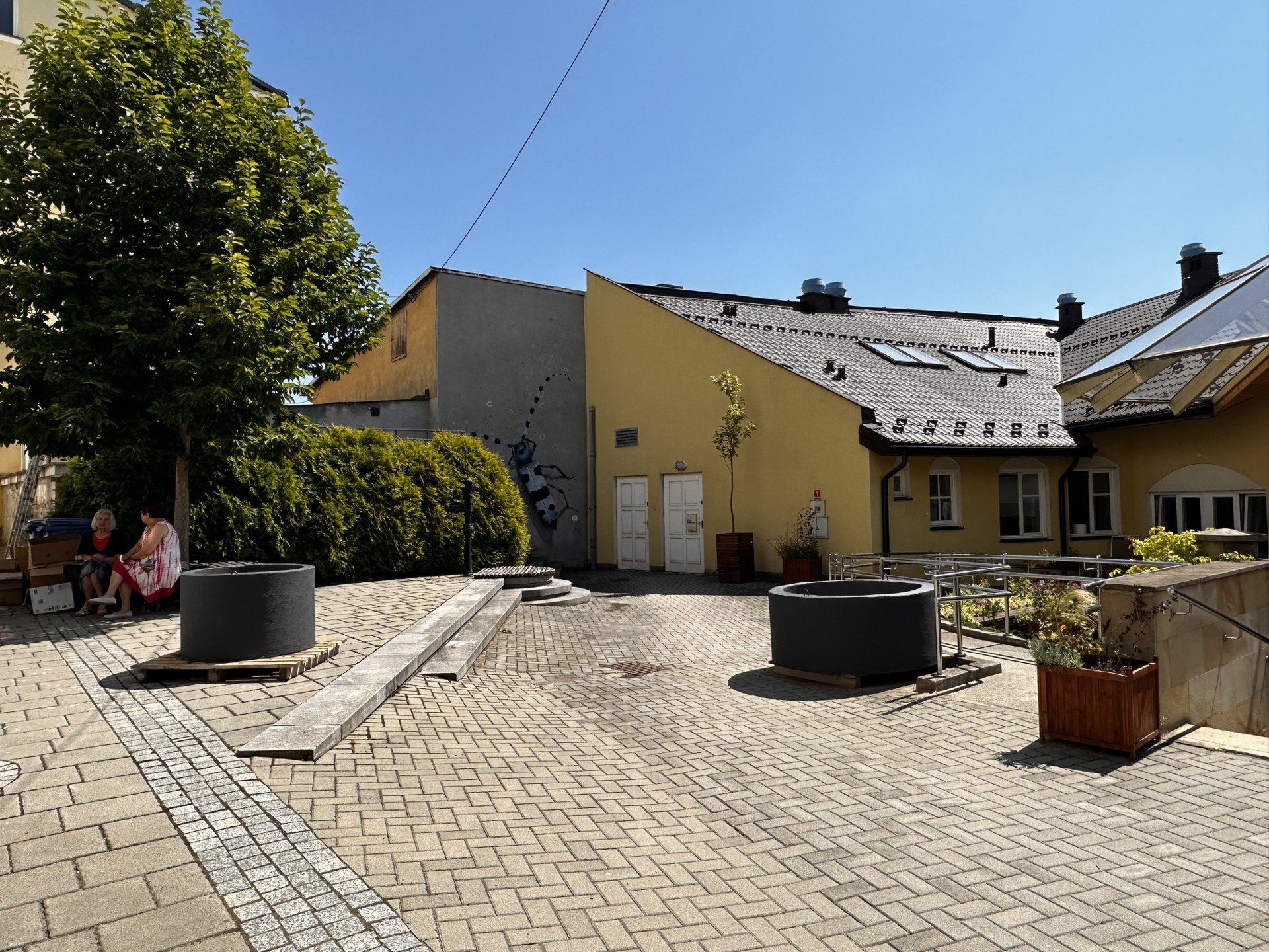 ogród na podwórzu ratusza