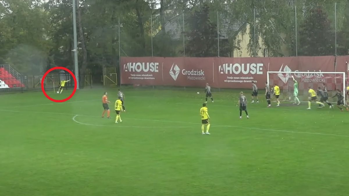 YouTube / Screen / Widzew Łódź / Na zdjęciu: Bartłomiej Pawłowski strzelił gola bezpośrednio z rzutu rożnego