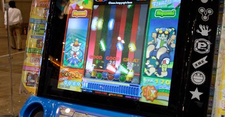 Popn Music w Stanach na iPhone lub konsole?