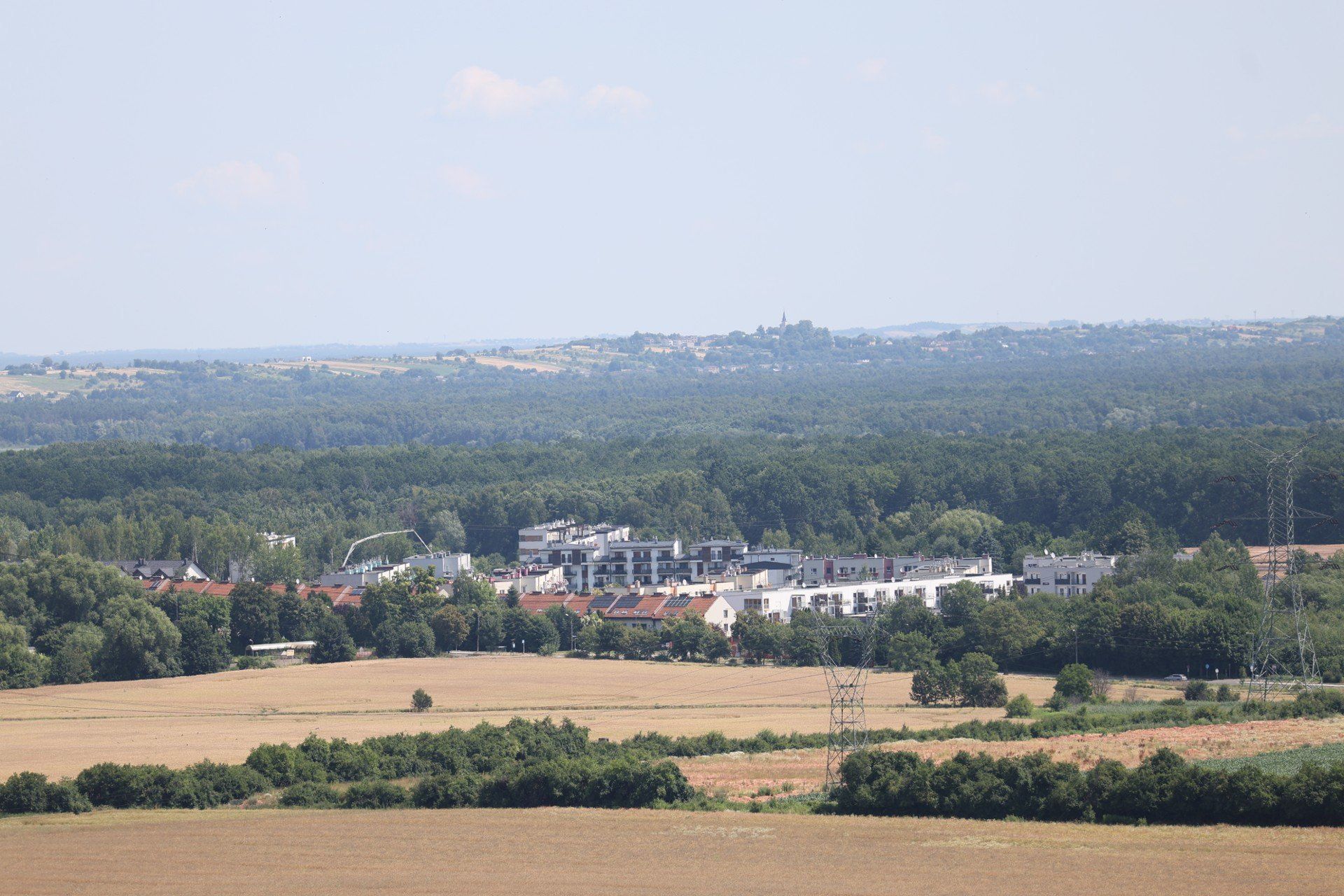 Widok, który zapiera dech. Panorama z Kopca Wyzwolenia w Piekarach Śląskich zachwyca o każdej porze roku