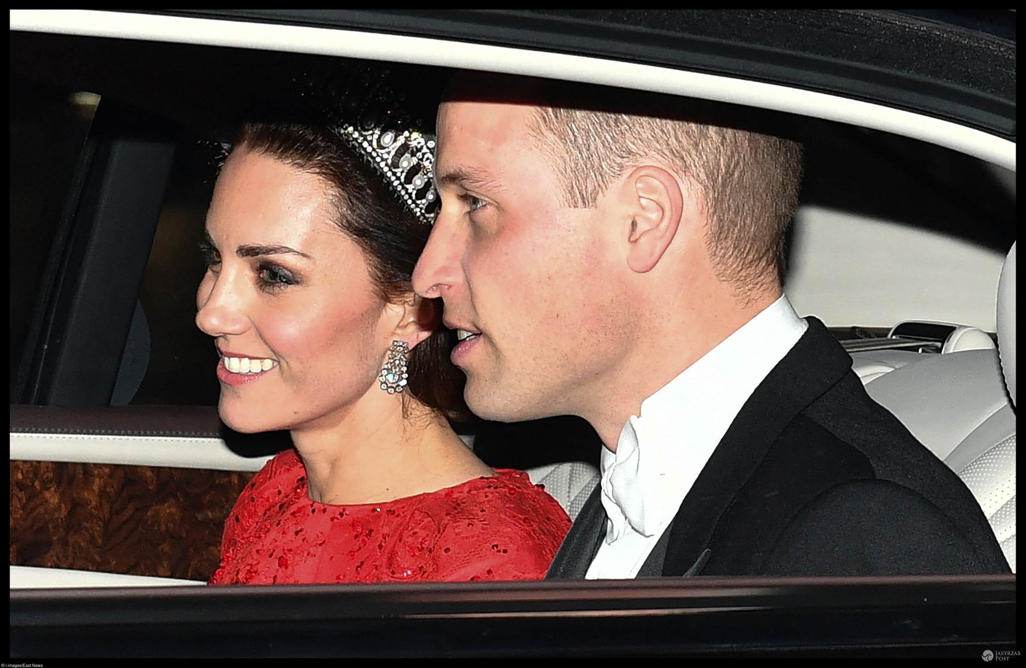 Księżna Kate i Książę William w drodze na przedświąteczną kolację dyplomatyczną w Pałacu Buckingham