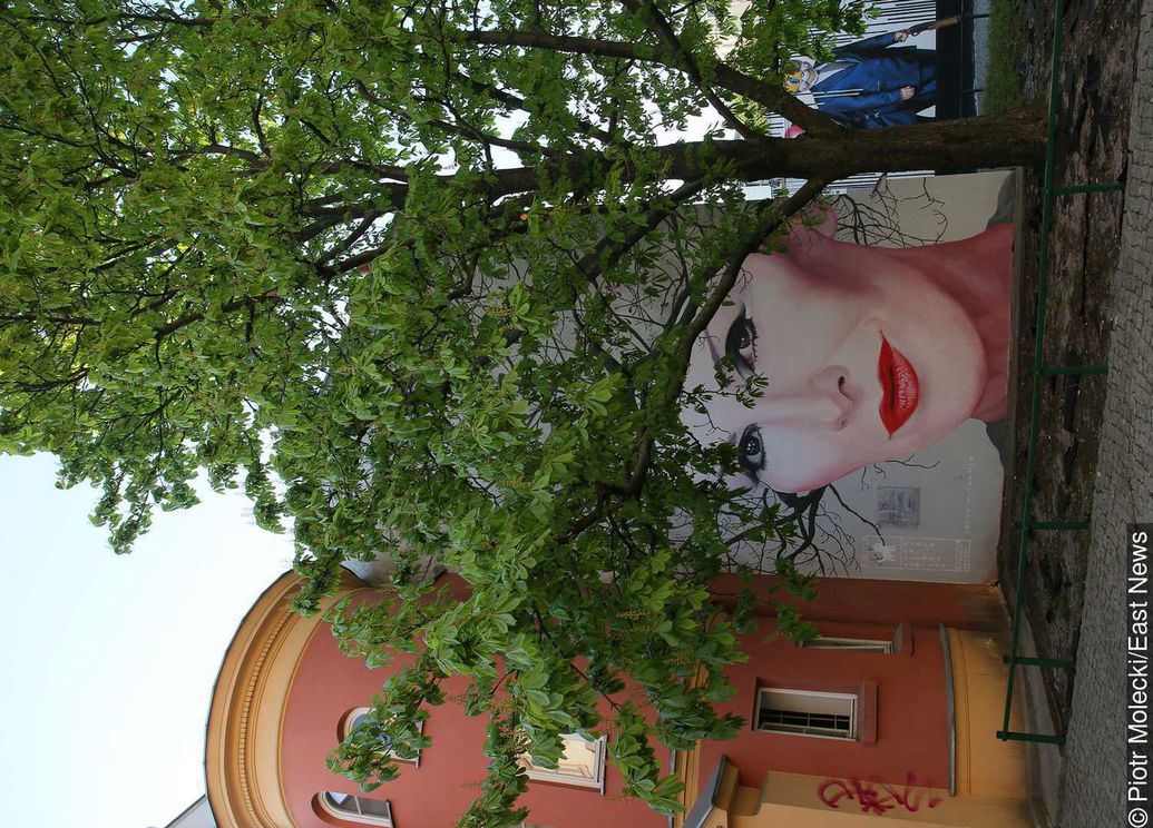 Mural z Korą na wiosnę