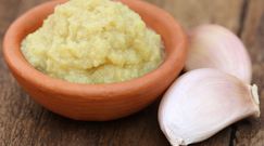 Dlaczego powinieneś jeść czosnek na pusty żołądek?