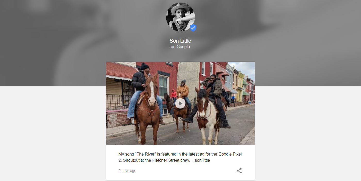 Historię wpisów wybranego artysty można wyświetlić w formie mikrobloga.