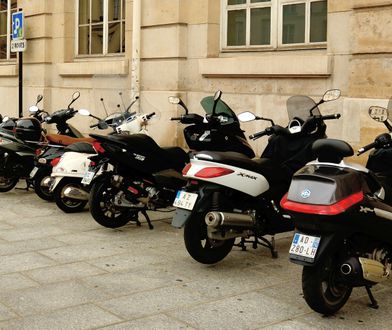 Paryż odracza wprowadzenie ostrzejszych norm emisji spalin. Motocykliści się ucieszą