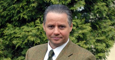 Krzysztof Janczar wdał się w romans z wykładowczynią. Urodziła mu syna