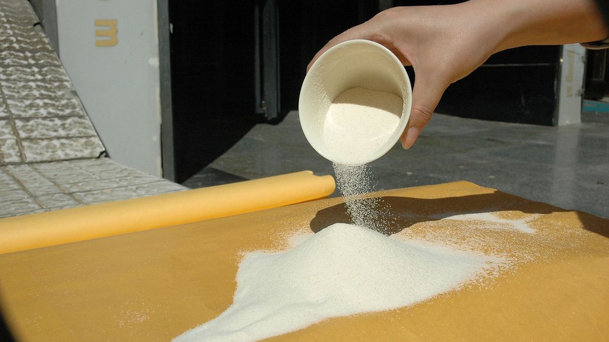 Kasza kukurydziana z dodatkiem środków spulchniających i mąki pszennej (wzbogacona)