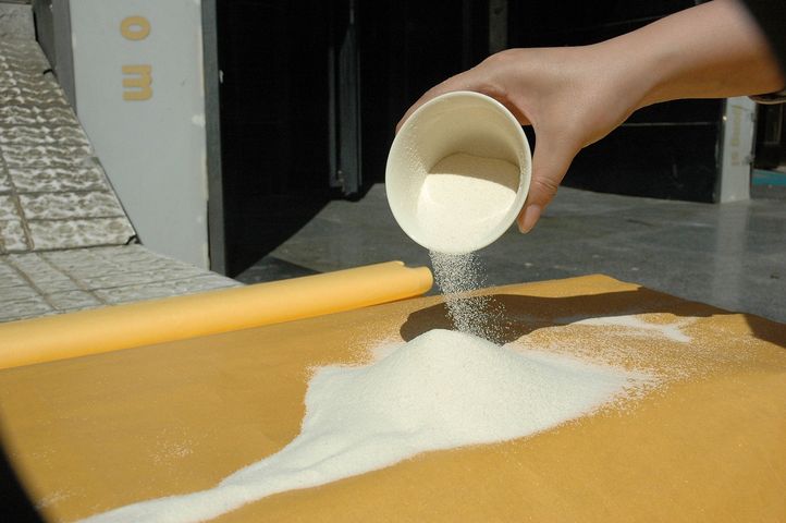 Kasza kukurydziana z dodatkiem środków spulchniających i mąki pszennej (wzbogacona)