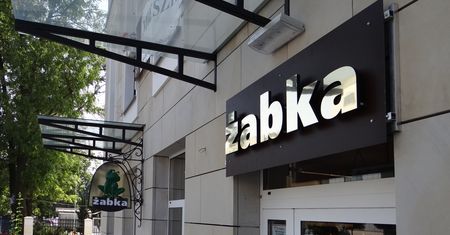 Żabka pozyskała miliard złotych z pierwszej w historii emisji obligacji