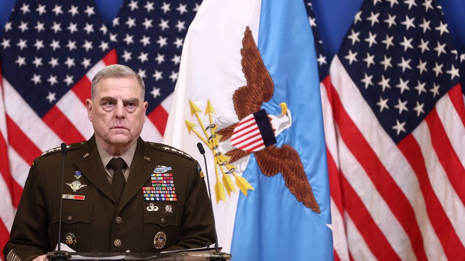 US Secretary of Defense Lloyd J. Austin III press conference in Brussels
epa10466833 Chair of the US Joint Chiefs of Staff General Mark Milley (R) attend a press conference at the end of the meeting of the Ukraine Defense Contact Group as part of a NATO Council of Defense Ministers at the Alliance headquarters in Brussels, Belgium, 14 February 2023. Defense Ministers of the North Atlantic Treaty Organization (NATO) countries gather in Brussels from 14 to 15 February.  EPA/STEPHANIE LECOCQ 
Dostawca: PAP/EPA.
STEPHANIE LECOCQ