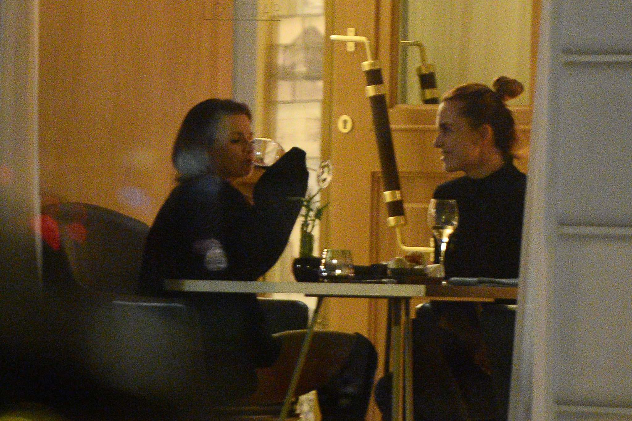 Anna Lewandowska i Katarzyna Burzyńska w restauracji
