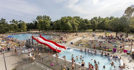 Wraca letnia stolica pływania w Poznaniu. Już jutro otwarcie pływalni Kasprowicza