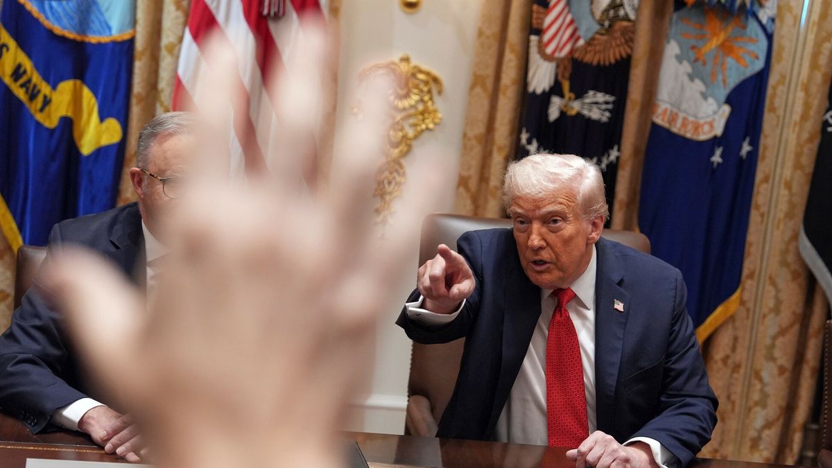 Rzeczniczka Trumpa próbuje wyjaśnić