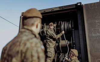 Odcinają prąd i uruchamiają polową elektrownię. Tak ćwiczy WOT. Pierwszy raz w historii