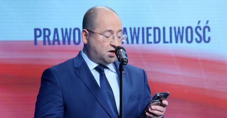 Adam Bielan stracił immunitet. Oto majątek europosła PiS