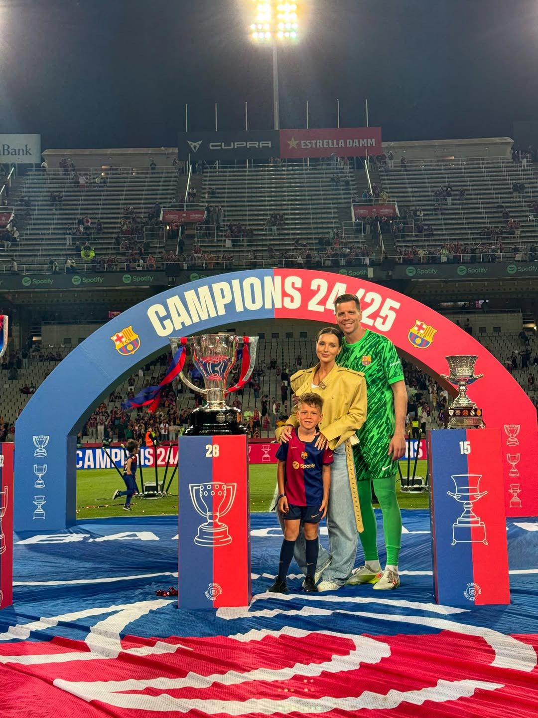 Marina, Liam i Wojtek Szczęśni 