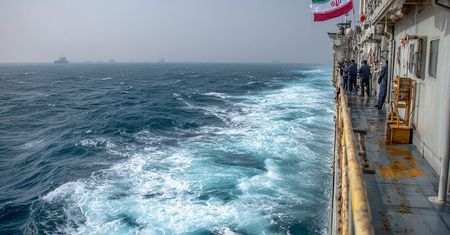 Iran grozi blokadą kolejnego kluczowego szlaku. Napięcie na światowych trasach morskich rośnie