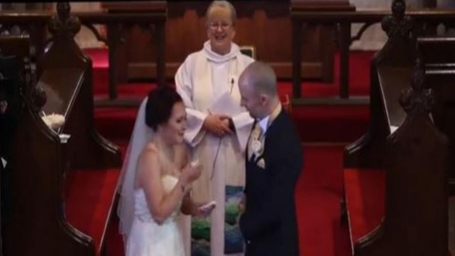 Zaśpiewali dla panny młodej