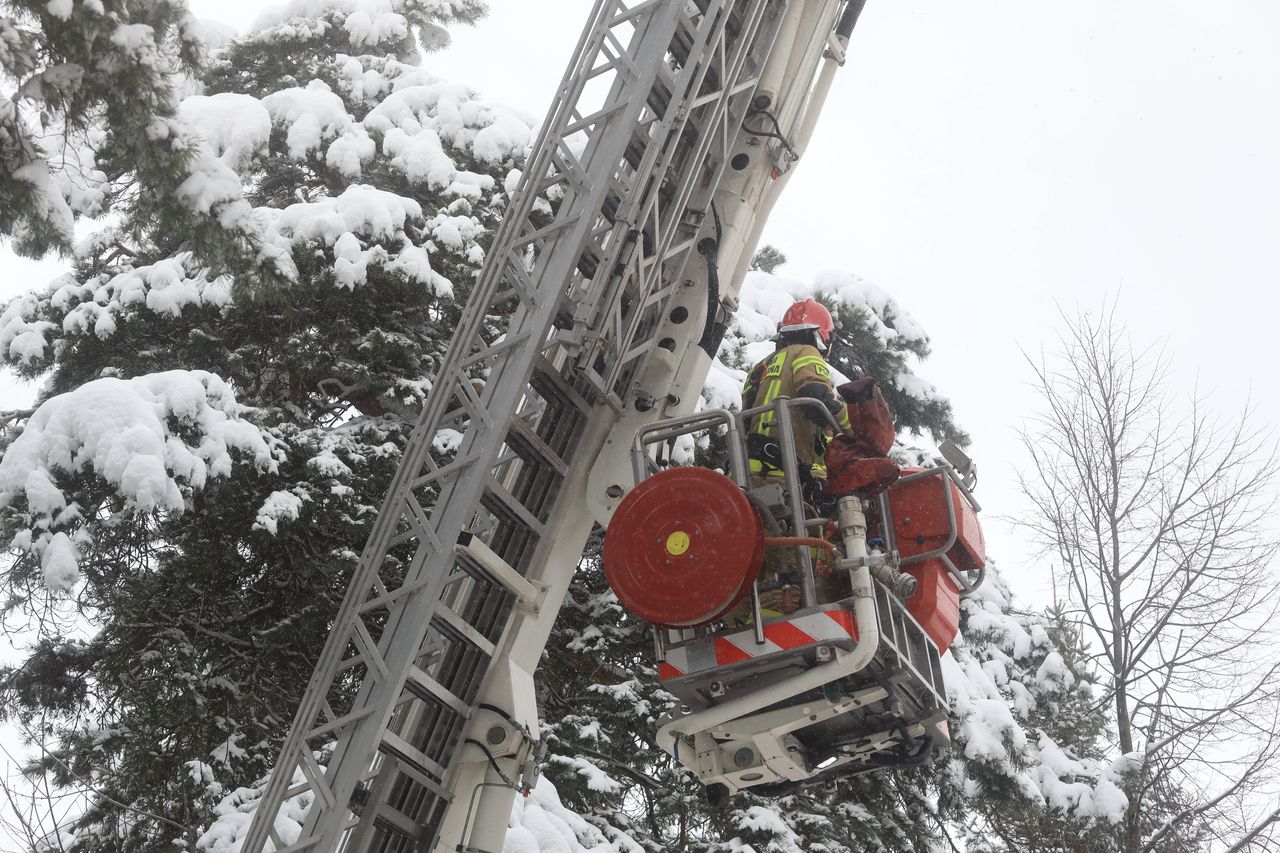 Armagedon. Dużo zniszczeń po ataku zimy