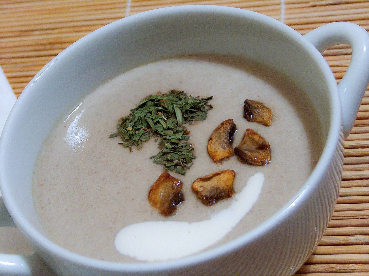 Zupa grzybowa z makaronem