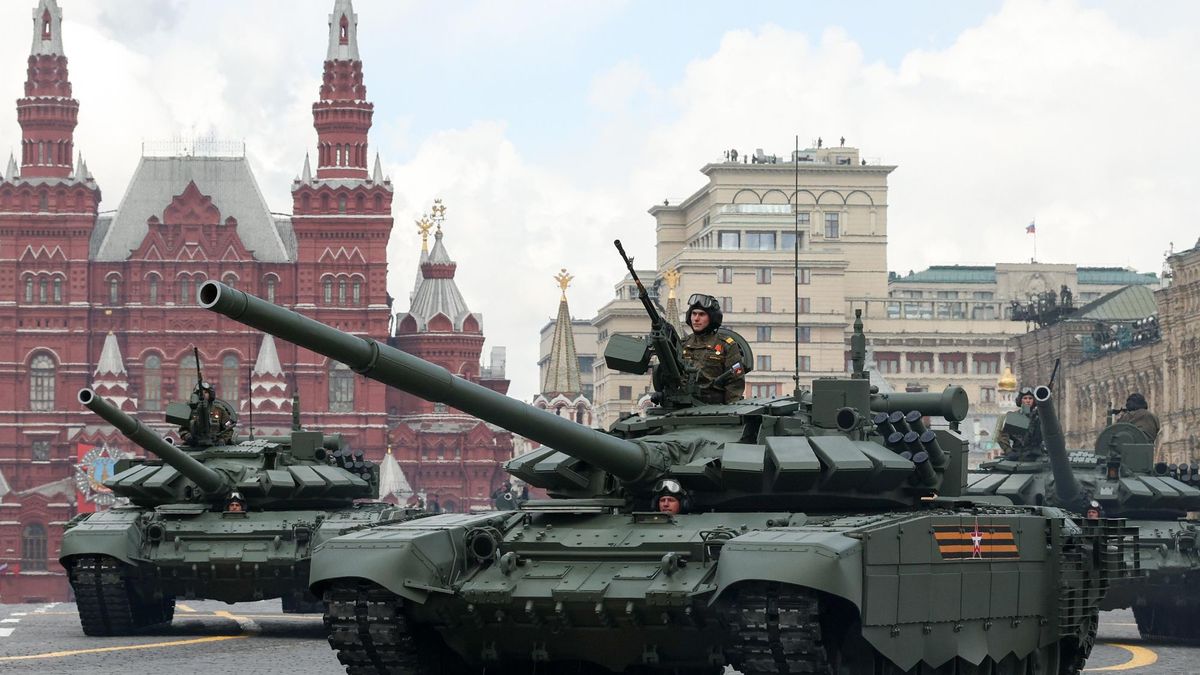 Rosyjskie czołgi podczas parady wojskowej