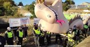 Policja zatrzymała potwora z Loch Ness! Happening aktywistów w czasie szczytu klimatycznego COP26