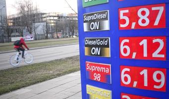 Ceny paliw w Polsce. W d o kilkanacie zotych