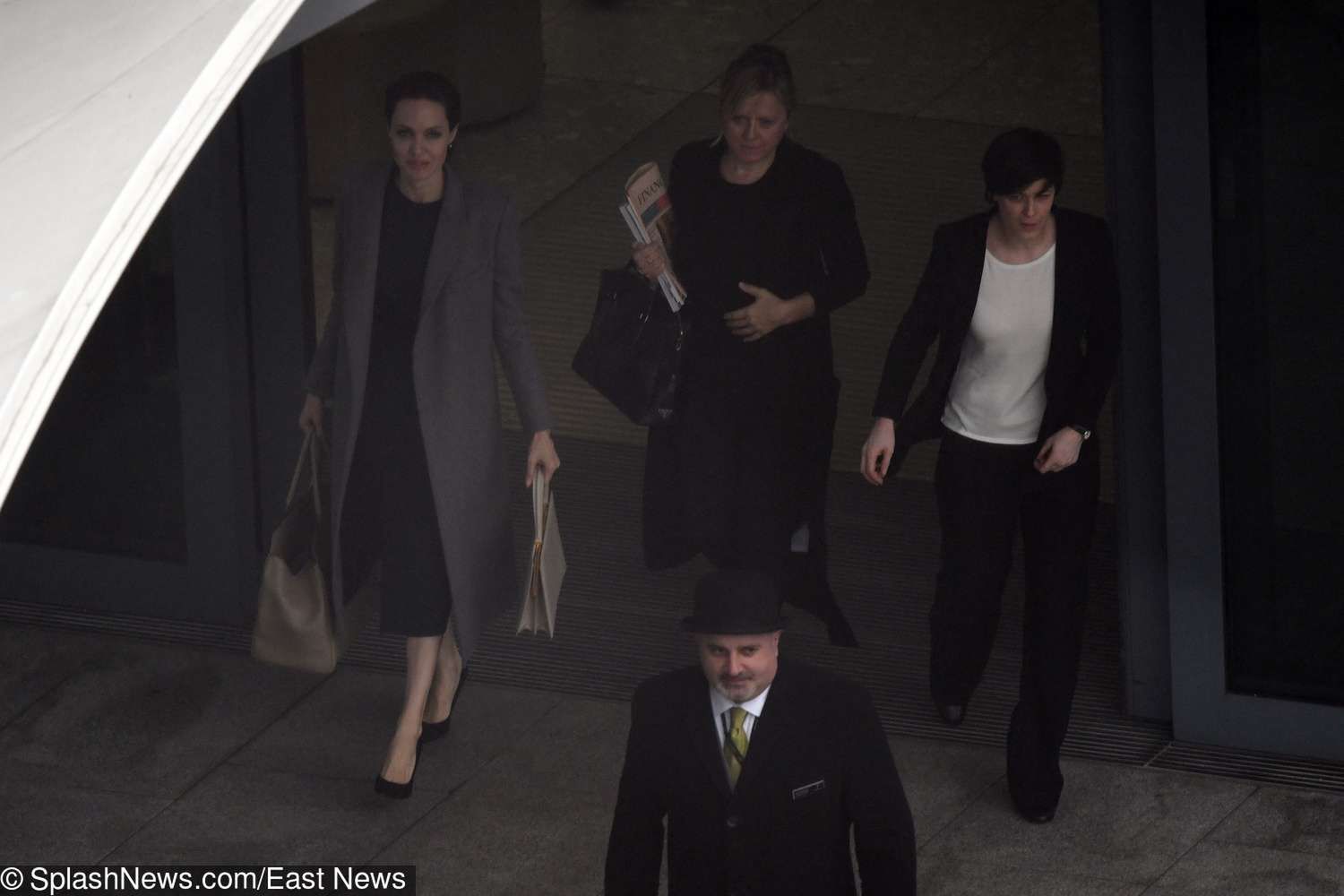 Angelina Jolie na lotnisku w Londynie