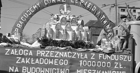 "Nauką i pracą budujemy Polskę ludową"