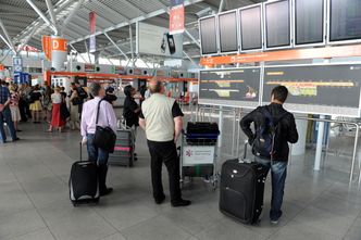 Blue Rays w tarapatach. Klienci wracają do kraju