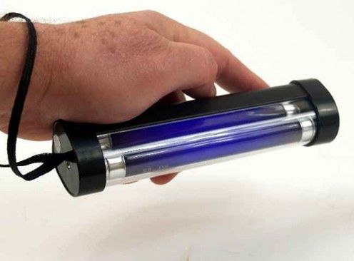 Black Light Stain Detector - gadżet pokazuje każdą plamę