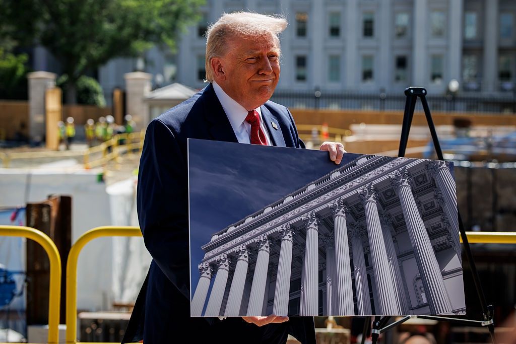 Sala balowa przy Białym Domu. Trump chce wybudować port dronowy