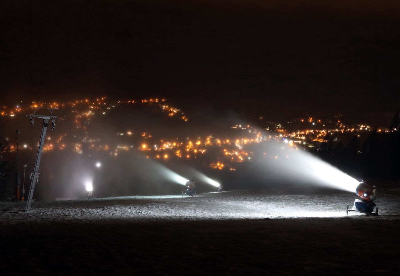 Ruszyły armatki śnieżne. Górale już się szykują