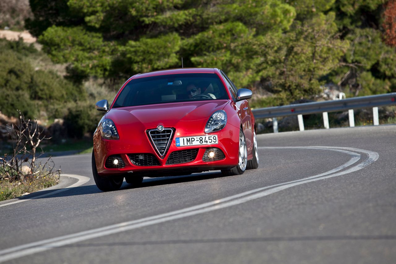 Pomimo wieku Alfa Romeo Giulietta to jeden z najlepiej jeżdżących kompaktów. To jego największy atut.