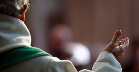 Szwajcaria. Ksiądz przez 12 lat więził kobietę